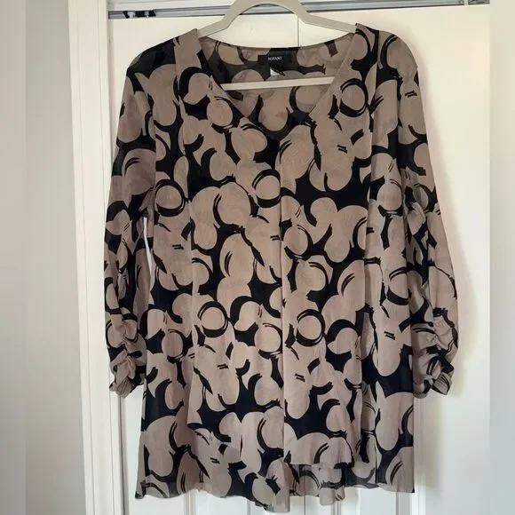 Alfani Size XL Women’s Elegant Black and Tan Patterned Blouse - Picture 6 of 7